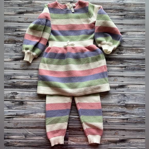 JANIE AND JACK STRIPED PUFF SLEEVE
SWEATER DRESS SIZE 3 AND JOGGERS SIZE 2T - Picture 2 of 9